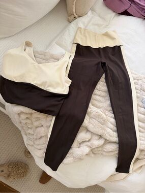 Colorblock High-Waist Legging & Sports Bra Set – Cream and Brown - OLD NAVY